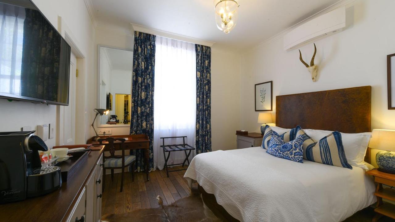 Drostdy Hotel Graaff-Reinet Eksteriør bilde A room at the hotel