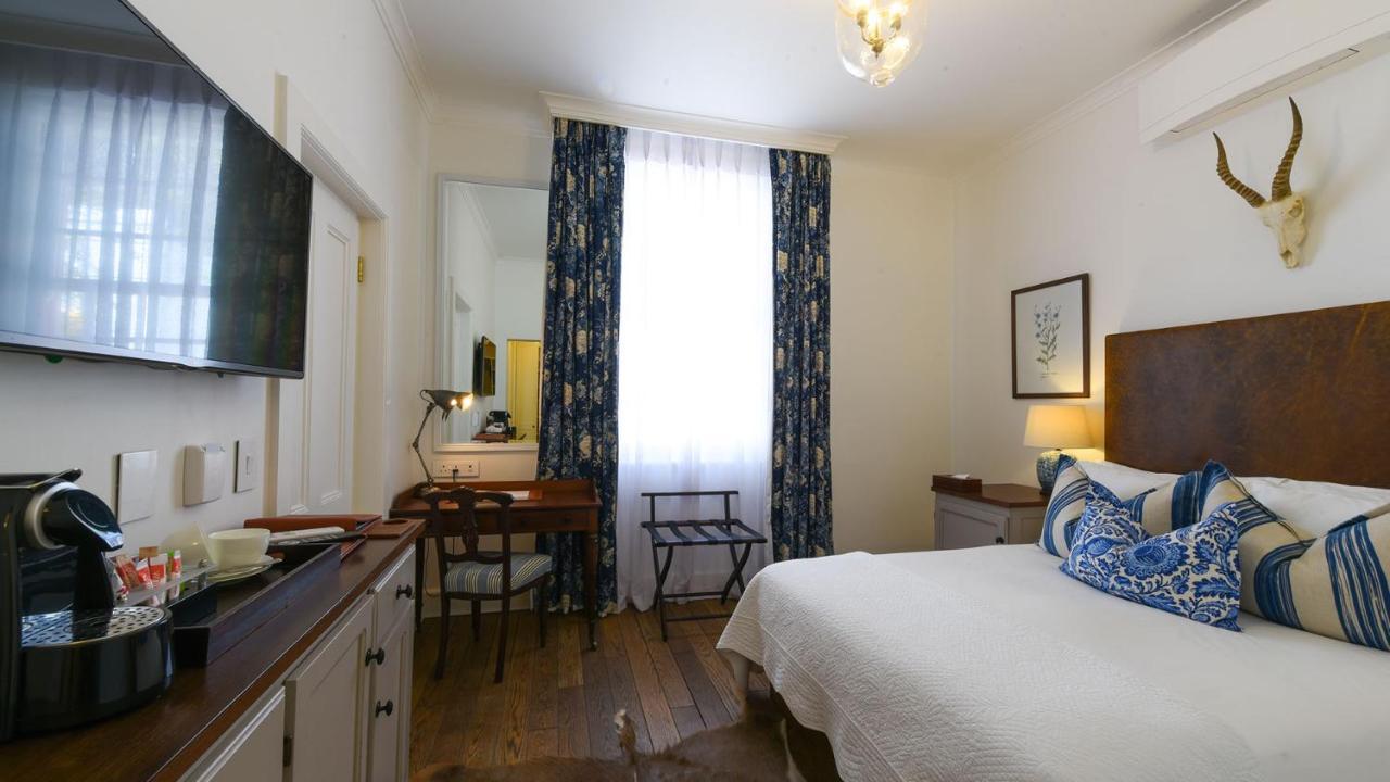 Drostdy Hotel Graaff-Reinet Eksteriør bilde A room at the hotel