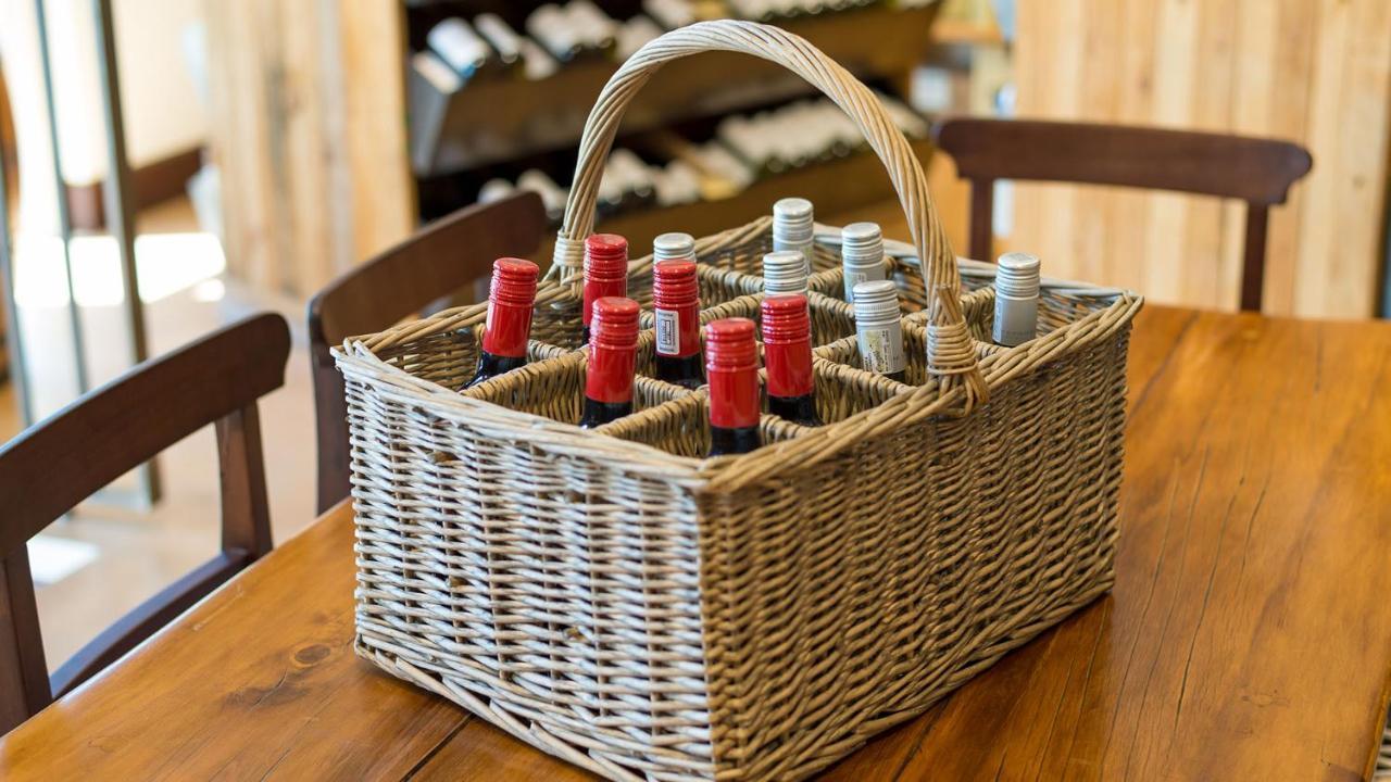 Drostdy Hotel Graaff-Reinet Eksteriør bilde A wine carrier