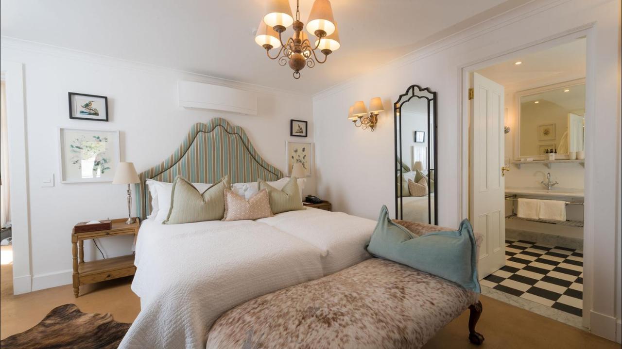 Drostdy Hotel Graaff-Reinet Eksteriør bilde A bedroom at the hotel