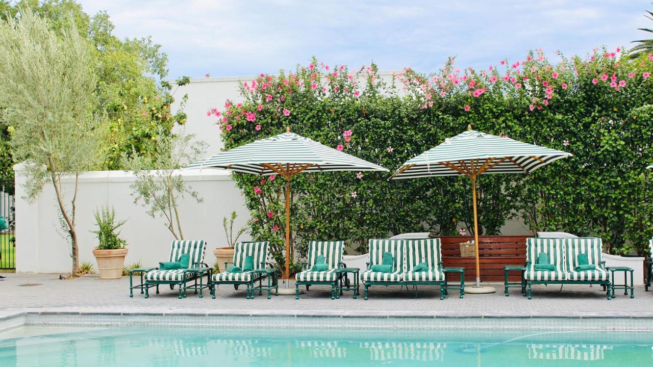 Drostdy Hotel Graaff-Reinet Eksteriør bilde The pool at the Hotel Bel-Air