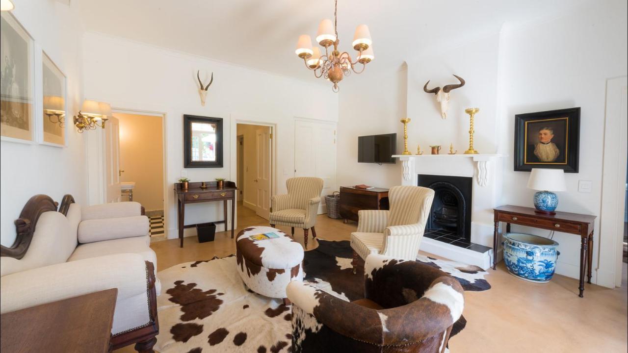 Drostdy Hotel Graaff-Reinet Eksteriør bilde The interior of the house