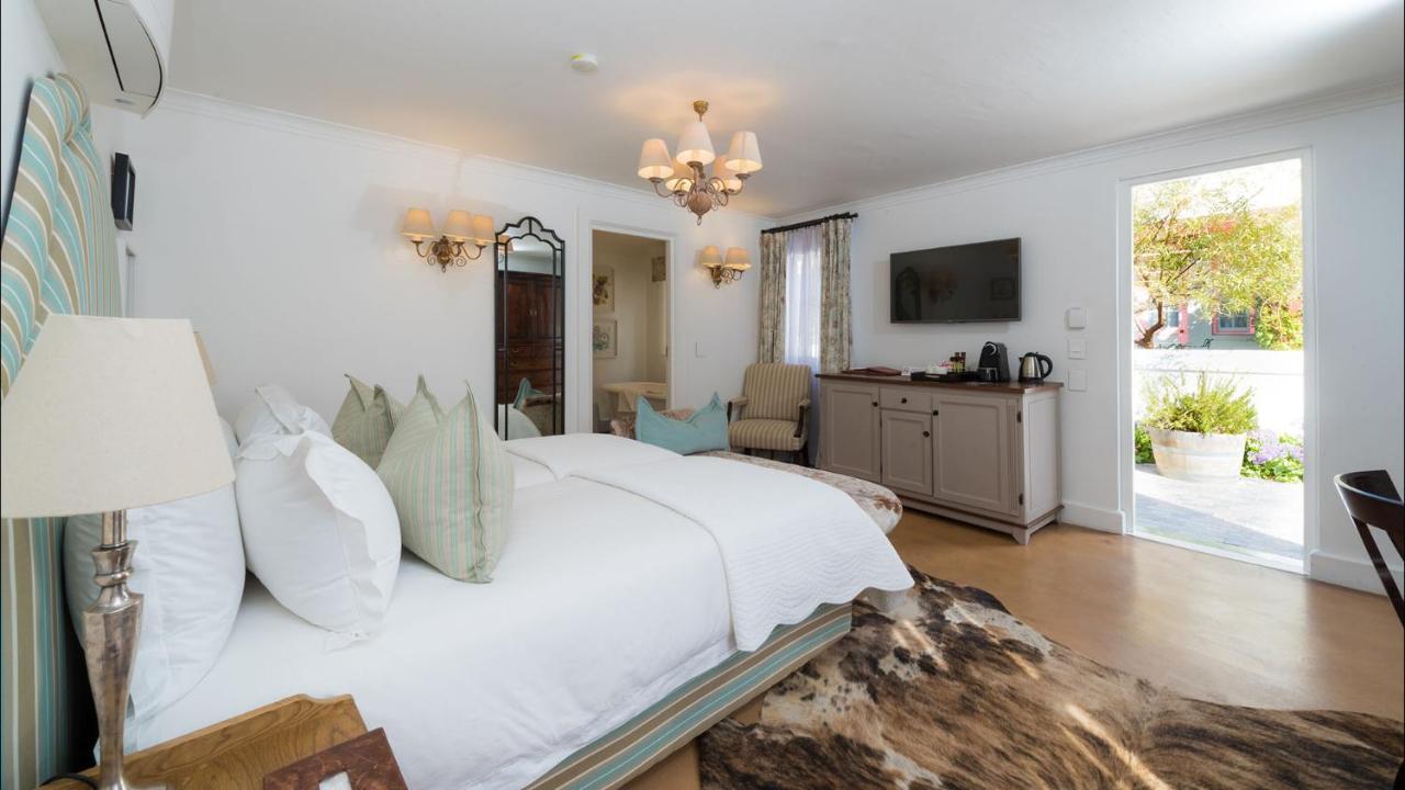 Drostdy Hotel Graaff-Reinet Eksteriør bilde A room at the hotel