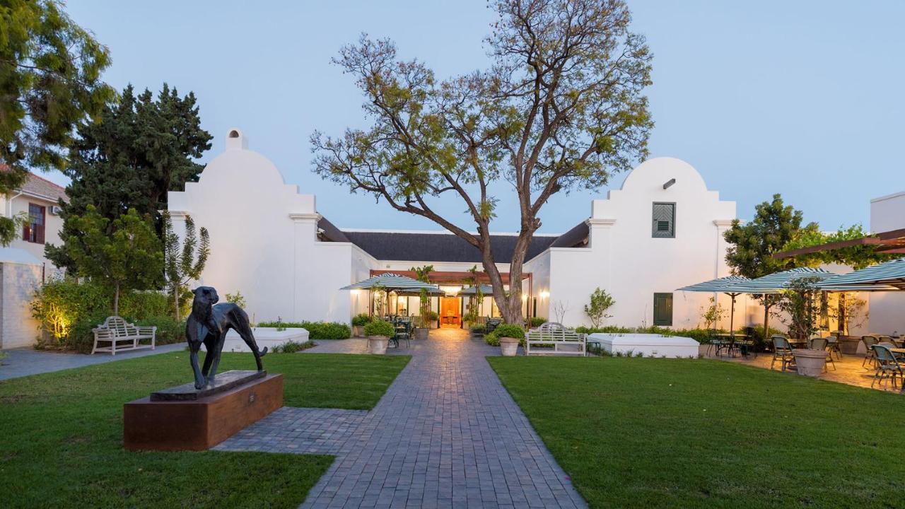 Drostdy Hotel Graaff-Reinet Eksteriør bilde The entrance to the Stellenbosch University library