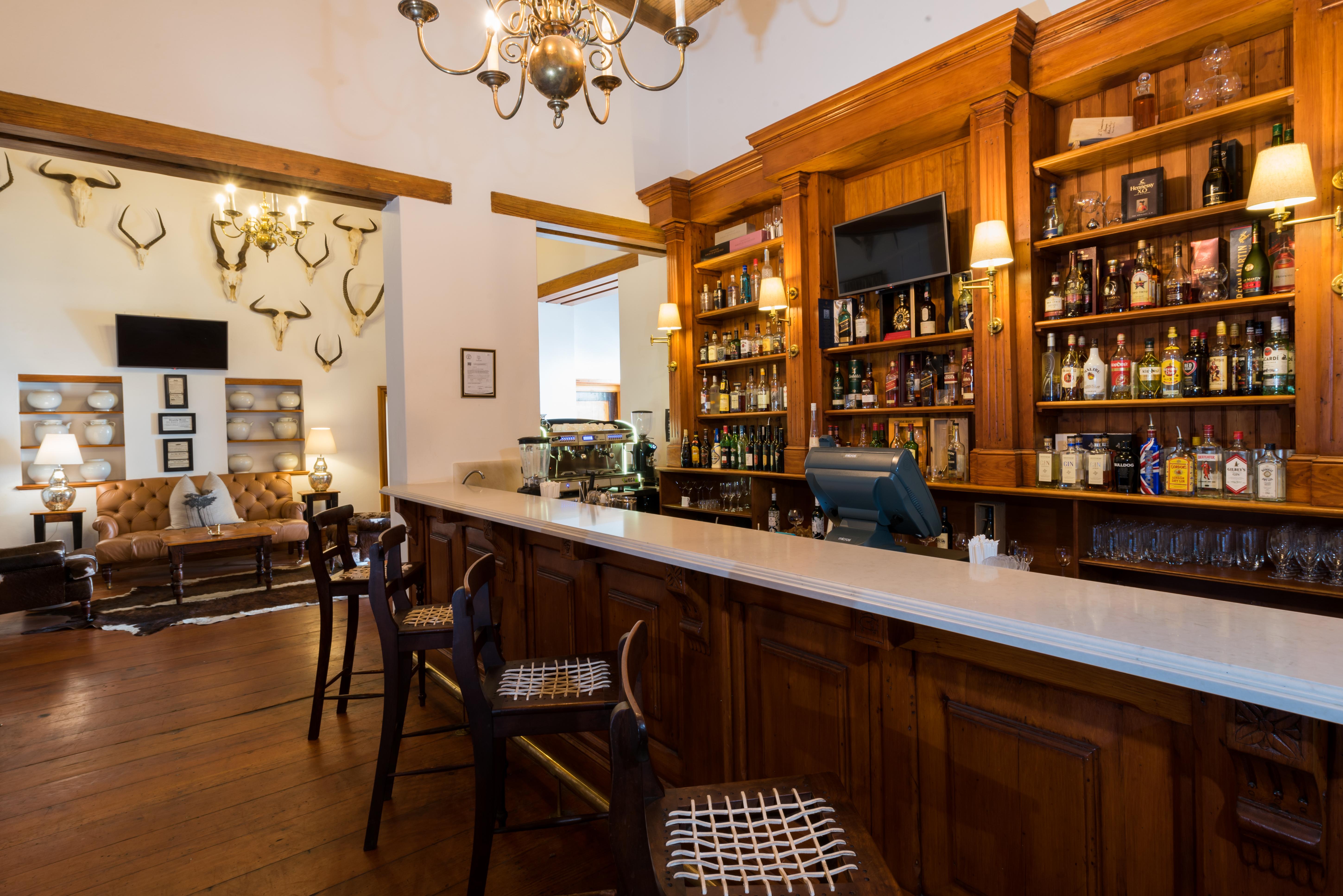 Drostdy Hotel Graaff-Reinet Eksteriør bilde The bar at the hotel