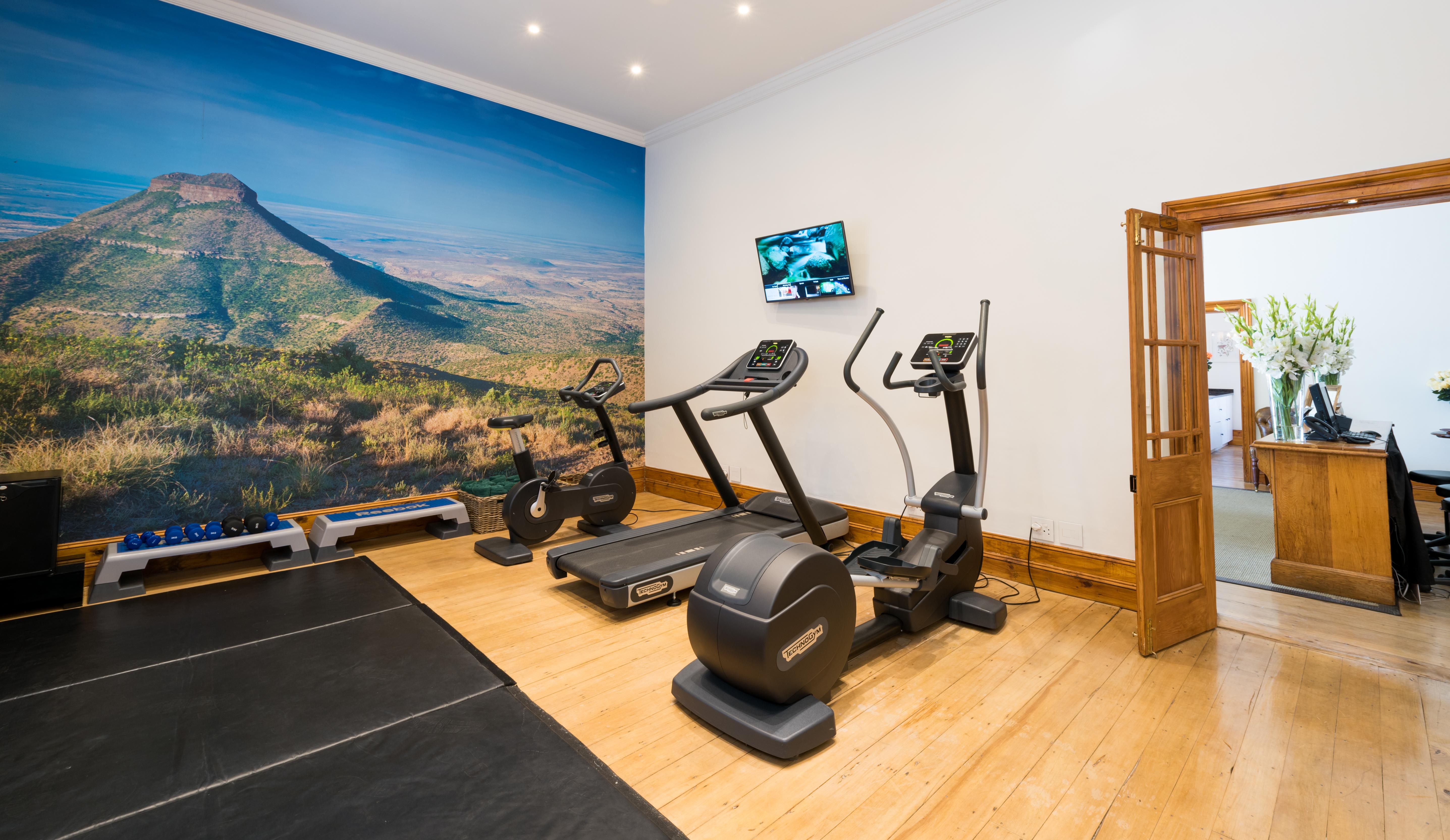 Drostdy Hotel Graaff-Reinet Eksteriør bilde The gym at the hotel